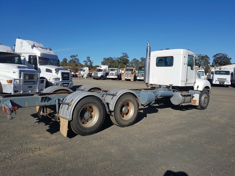 1996 KENWORTH T300 T300 Truck