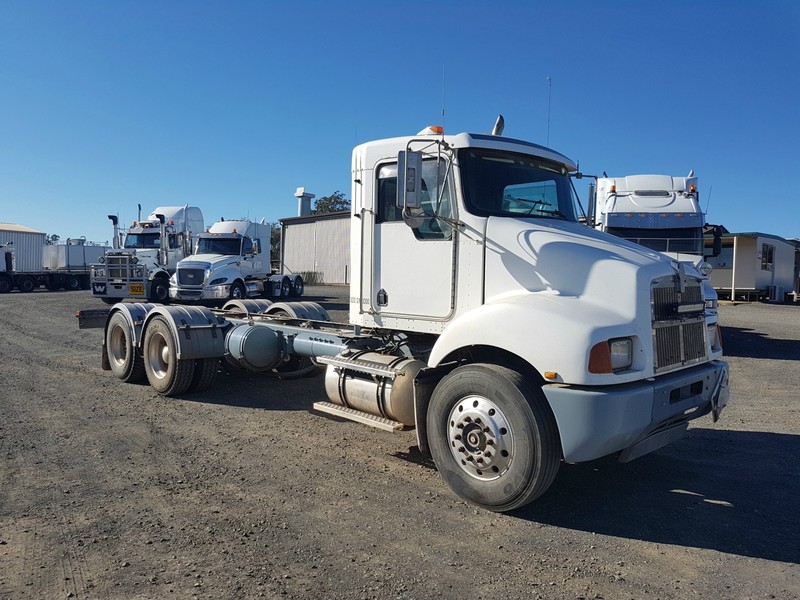1996 KENWORTH T300 T300 Truck