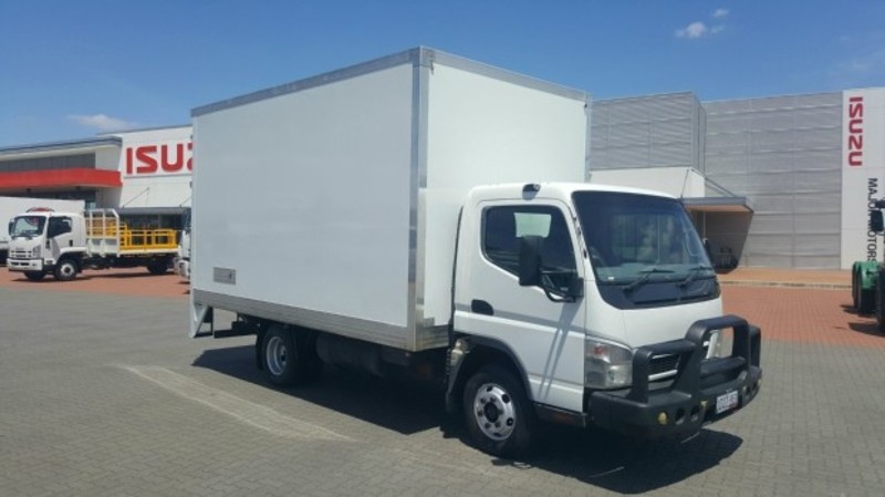 2010 FUSO Canter 3.5T Car License AUTO VanLift Canter Truck