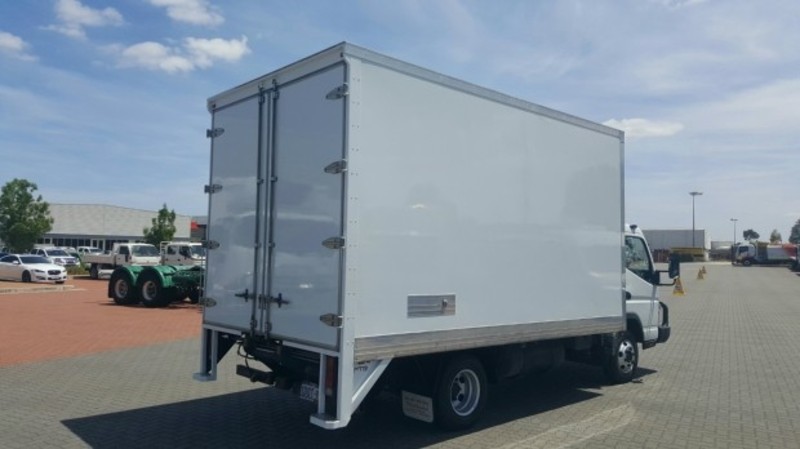 2010 FUSO Canter 3.5T Car License AUTO VanLift Canter Truck