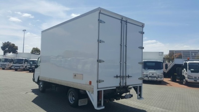 2010 FUSO Canter 3.5T Car License AUTO VanLift Canter Truck