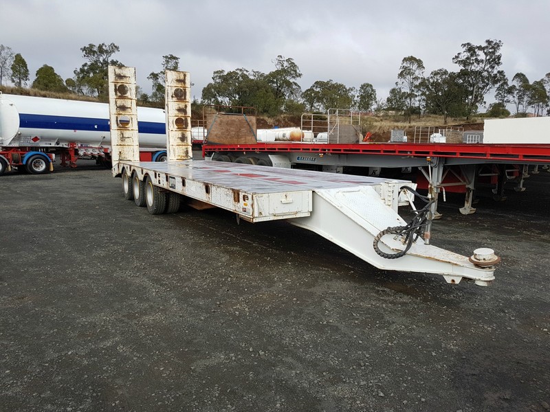 2001 Smith Tag Plant (with ramps) Tag Trailer