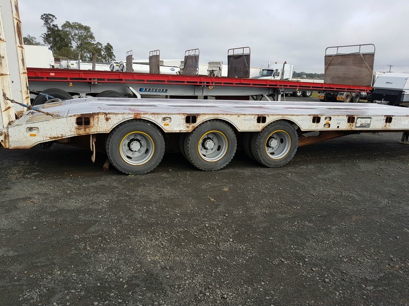 2001 Smith Tag Plant (with ramps) Tag Trailer