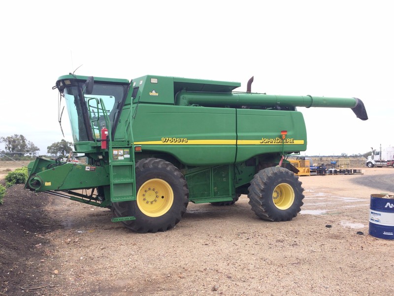JOHN DEERE 9750 STS Harvester