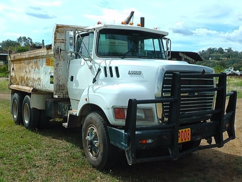 1995 FORD L8000 Louisville L8000 Truck
