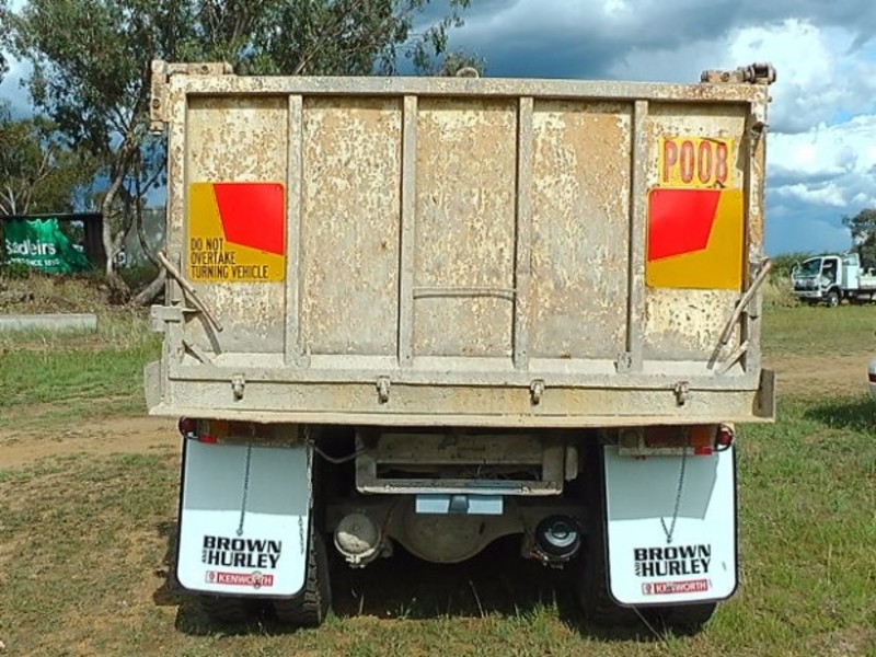 1995 FORD L8000 Louisville L8000 Truck