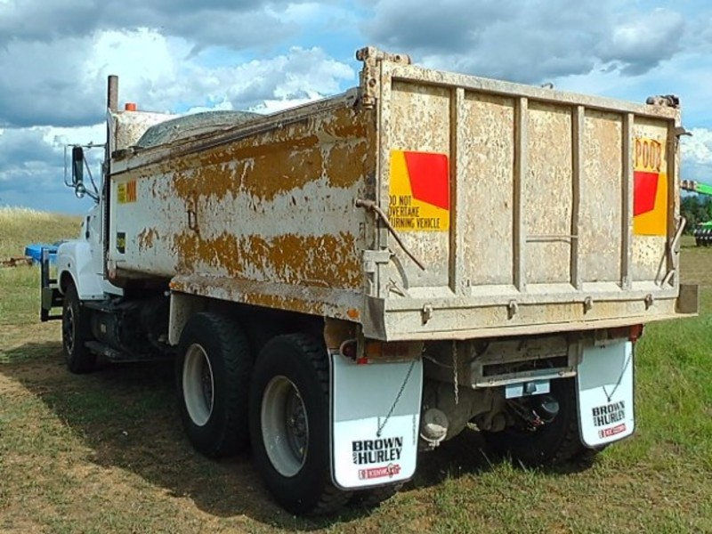1995 FORD L8000 Louisville L8000 Truck