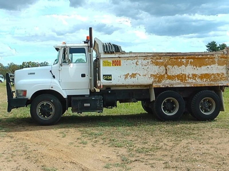 1995 FORD L8000 Louisville L8000 Truck