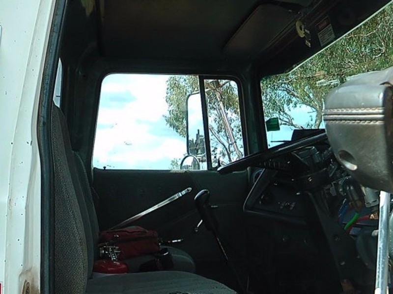 1995 FORD L8000 Louisville L8000 Truck