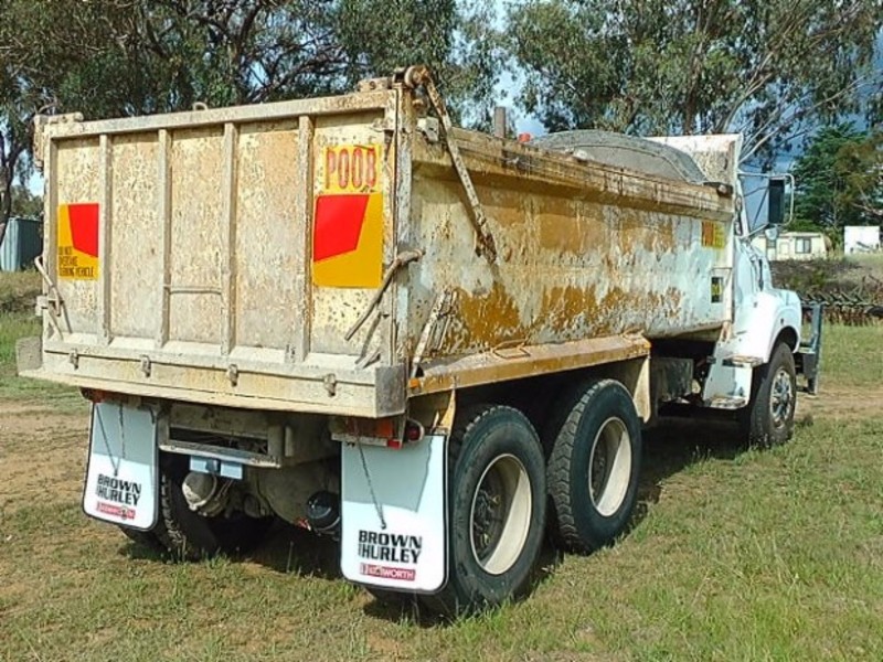 1995 FORD L8000 Louisville L8000 Truck