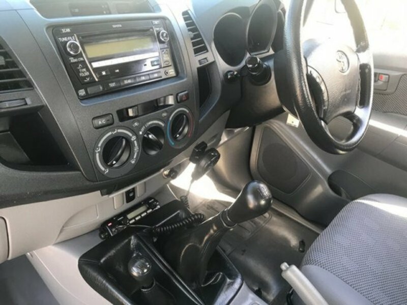 2011 TOYOTA HILUX SR (4x4) KUN26R MY11 UPGRADE