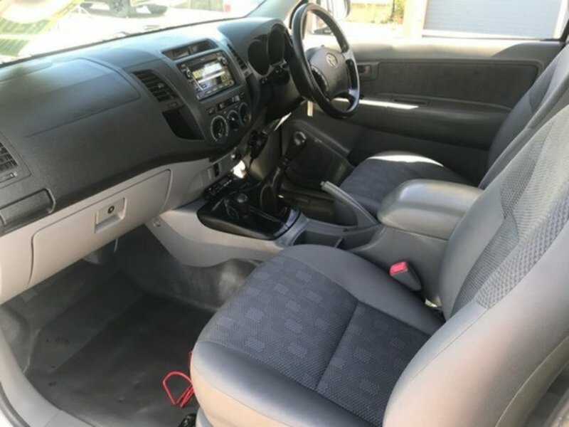 2011 TOYOTA HILUX SR (4x4) KUN26R MY11 UPGRADE