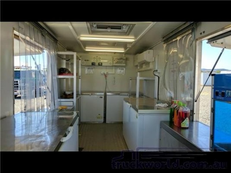 2013 ISUZU FRR500 Isuzu FRR500 Long Food Truck FRR500 Truck
