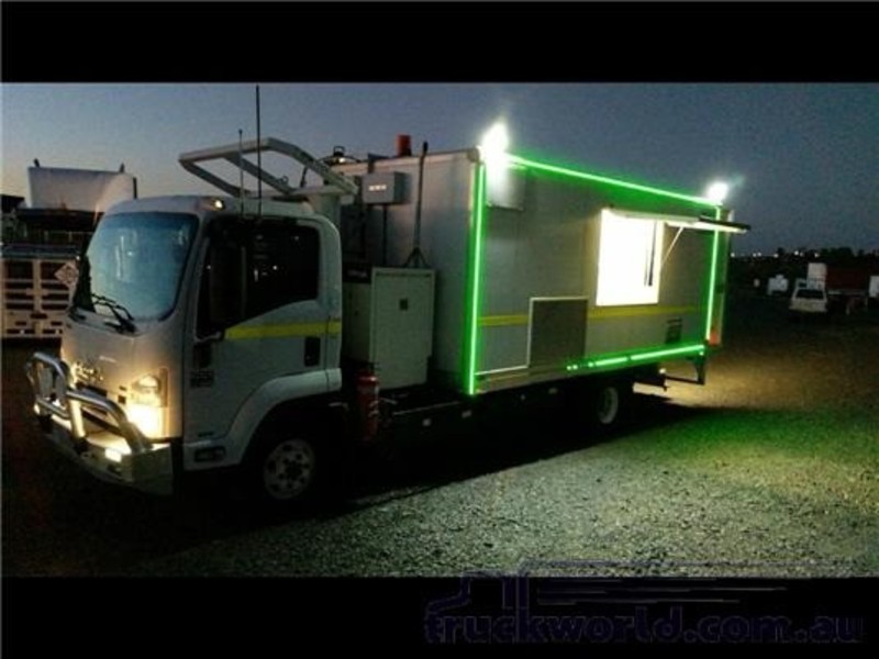2013 ISUZU FRR500 Isuzu FRR500 Long Food Truck FRR500 Truck