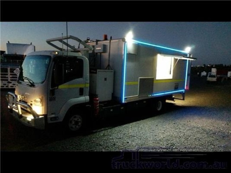 2013 ISUZU FRR500 Isuzu FRR500 Long Food Truck FRR500 Truck