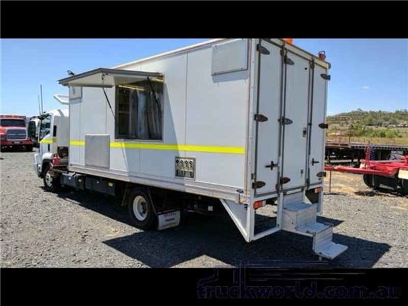2013 ISUZU FRR500 Isuzu FRR500 Long Food Truck FRR500 Truck