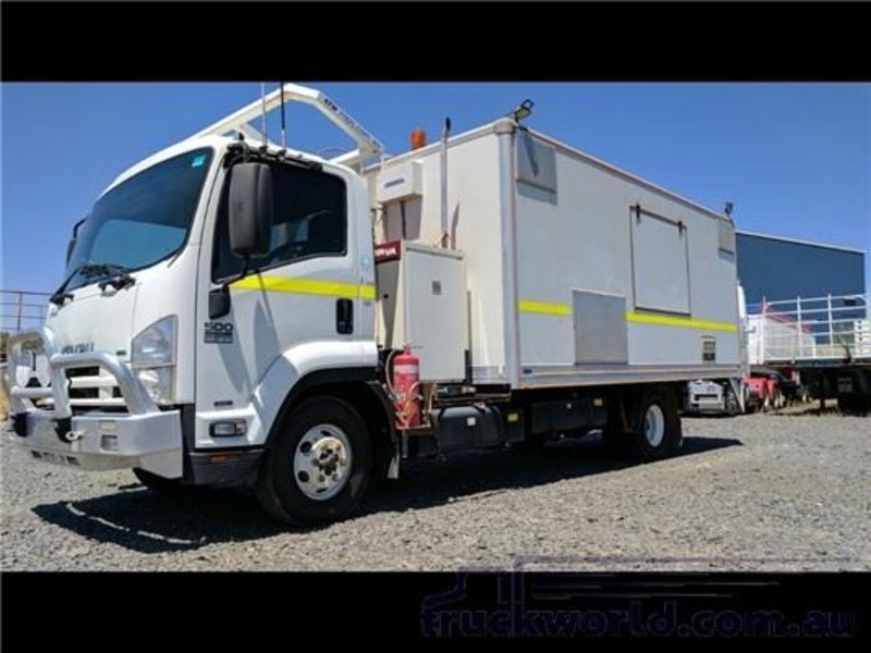 2013 ISUZU FRR500 Isuzu FRR500 Long Food Truck FRR500 Truck