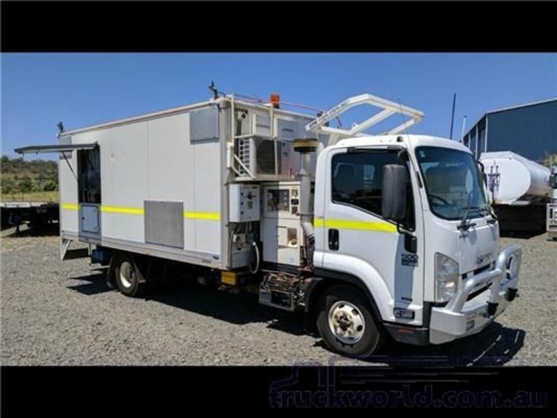 2013 ISUZU FRR500 Isuzu FRR500 Long Food Truck FRR500 Truck