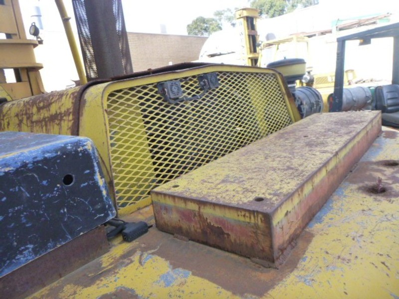 CATERPILLAR Forklift