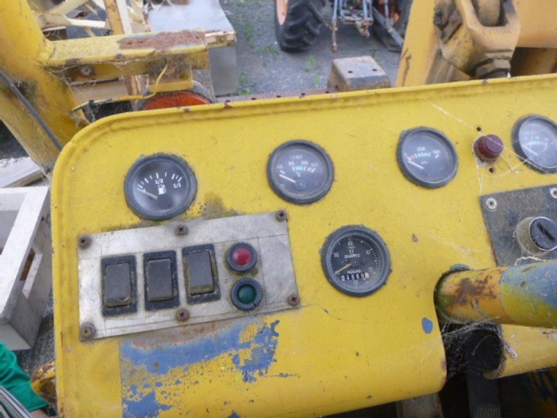 CATERPILLAR Forklift