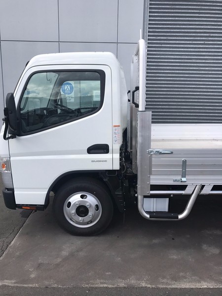 2017 FUSO Canter 515 FEA21CR3SFAC Canter 515 Truck
