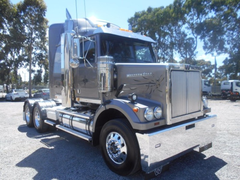 2010 WESTERN STAR 4864FX 4864FX Truck