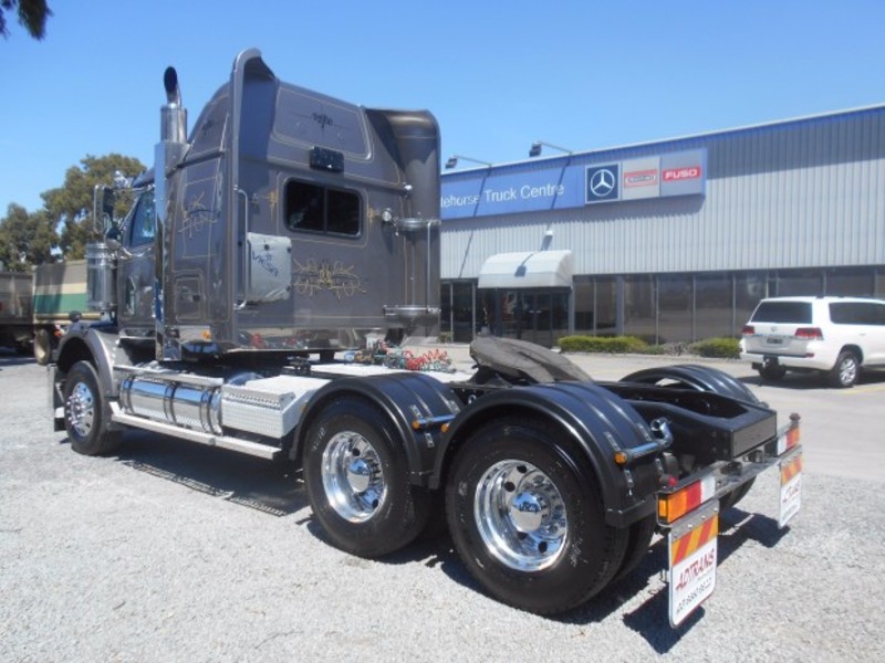 2010 WESTERN STAR 4864FX 4864FX Truck
