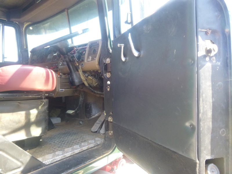1984 MACK R700 SERIES SuperLiner R700 SERIES Truck