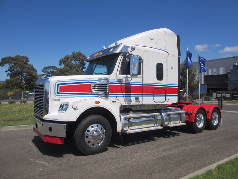 2011 FREIGHTLINER CORONADO Coronado Truck