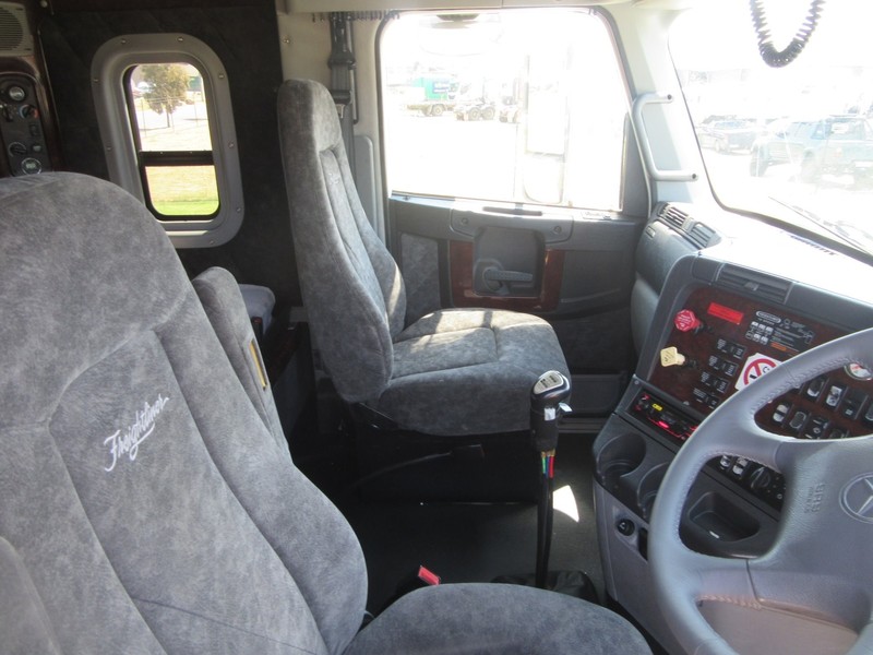 2011 FREIGHTLINER CORONADO Coronado Truck