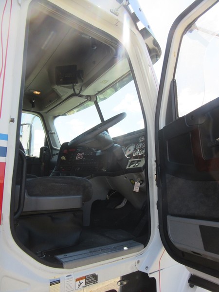 2011 FREIGHTLINER CORONADO Coronado Truck