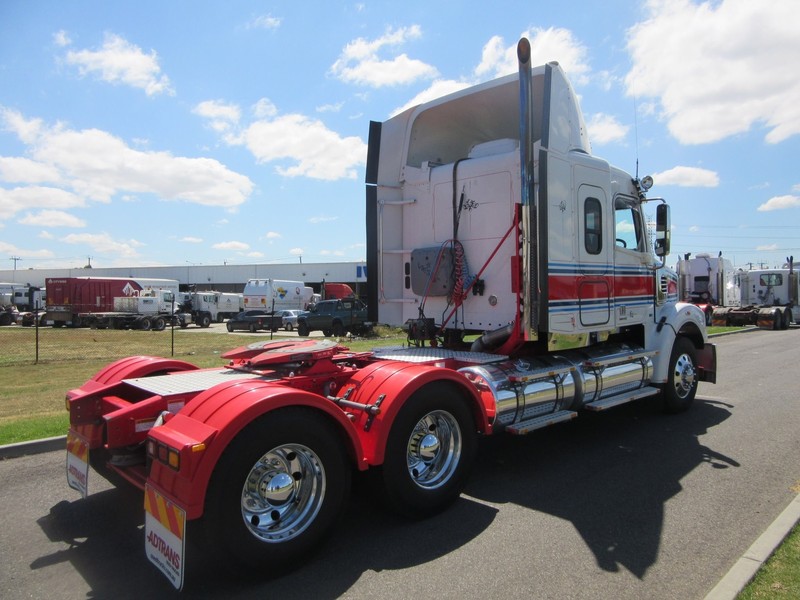 2011 FREIGHTLINER CORONADO Coronado Truck