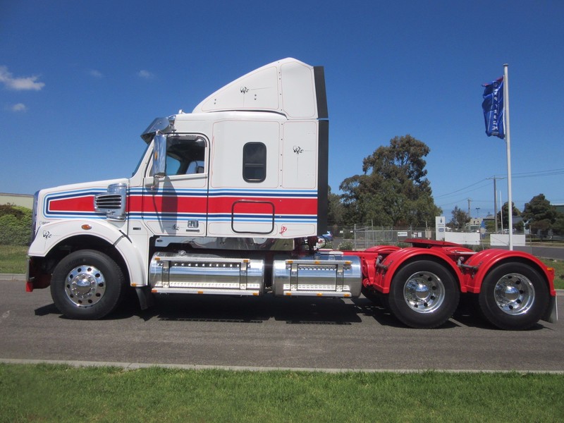 2011 FREIGHTLINER CORONADO Coronado Truck