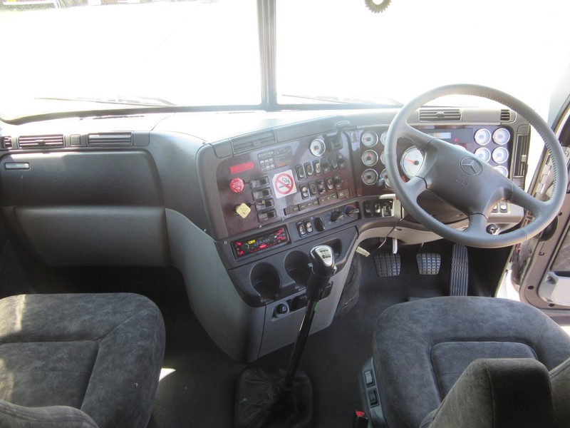 2011 FREIGHTLINER CORONADO Coronado Truck
