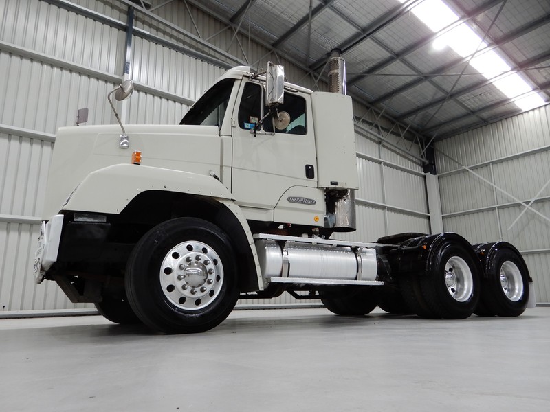 1993 FREIGHTLINER FL112 FL112 Truck