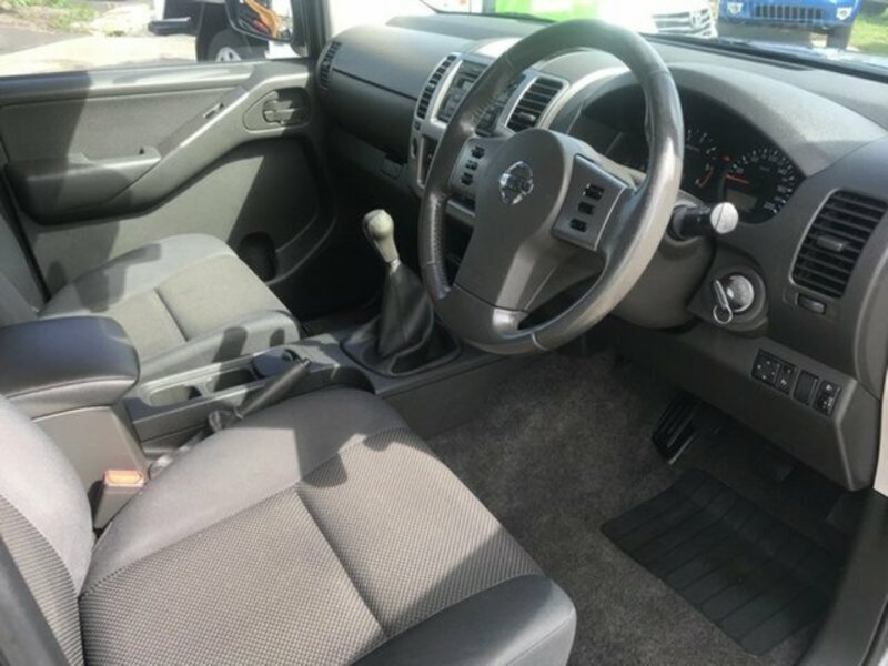 2011 NISSAN NAVARA ST (4x4) D40