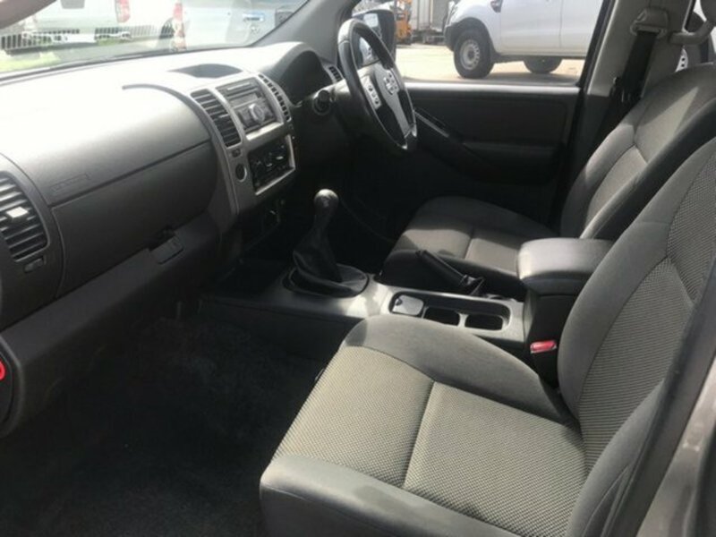 2011 NISSAN NAVARA ST (4x4) D40