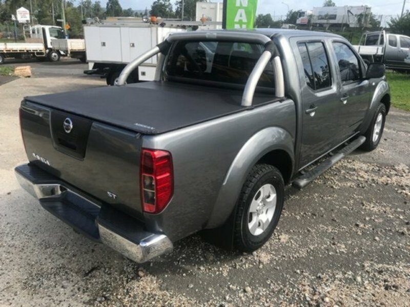2011 NISSAN NAVARA ST (4x4) D40