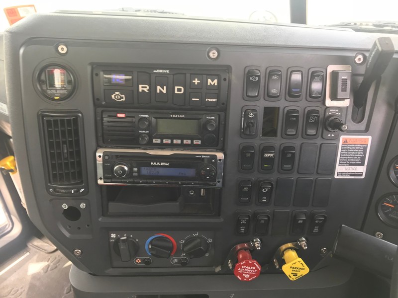 2014 MACK GRANITE Granite GRANITE Truck