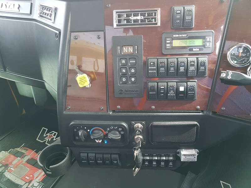 2017 WESTERN STAR 4784SB 8 X 4 WESTERN STAR AGITATOR 4784SB Truck