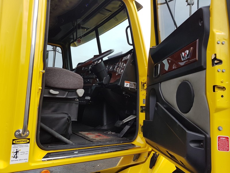 2017 WESTERN STAR 4784SB 8 X 4 WESTERN STAR AGITATOR 4784SB Truck