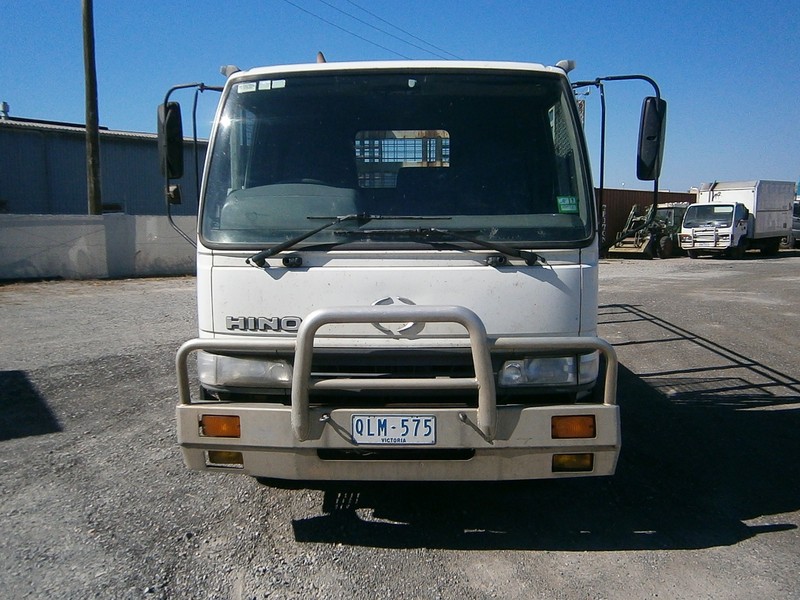 2001 HINO FC 1022-500 Series Beavertail FC 1022-500 Series Truck