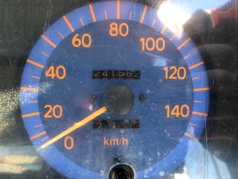 2001 HINO FC 1022-500 Series Beavertail FC 1022-500 Series Truck