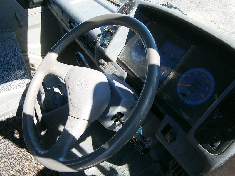 2001 HINO FC 1022-500 Series Beavertail FC 1022-500 Series Truck