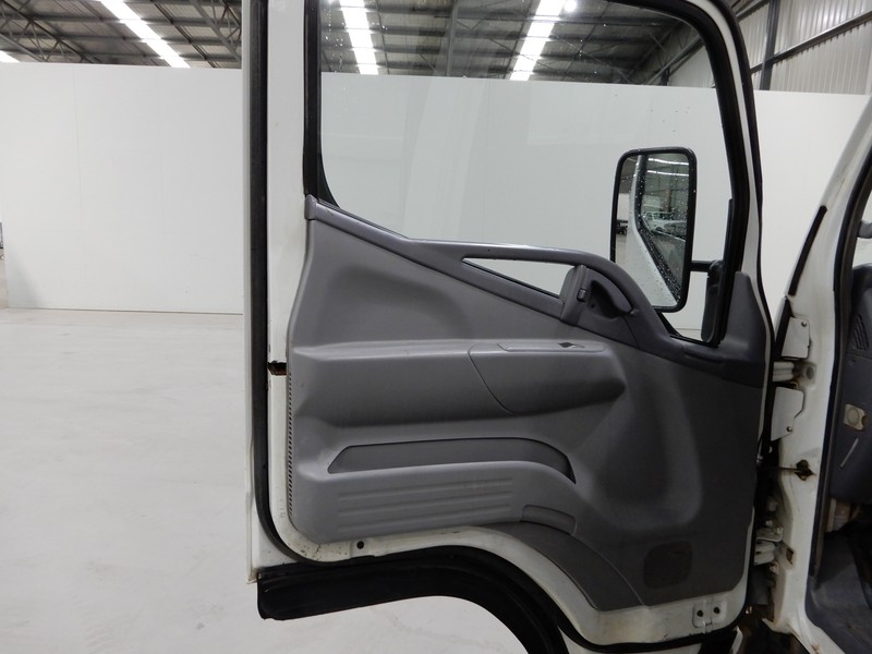 2005 FUSO Canter Canter Truck