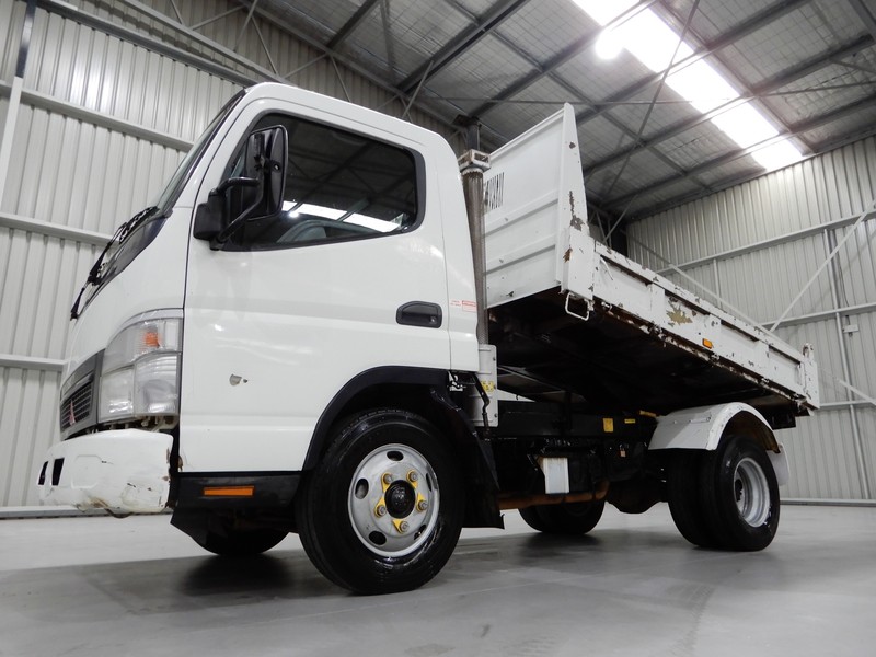 2005 FUSO Canter Canter Truck