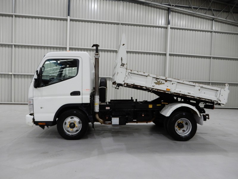 2005 FUSO Canter Canter Truck