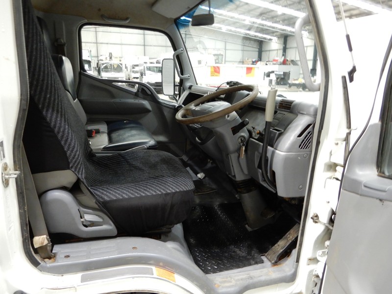 2005 FUSO Canter Canter Truck