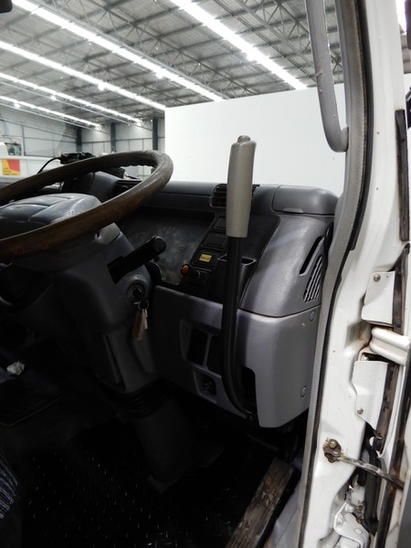 2005 FUSO Canter Canter Truck