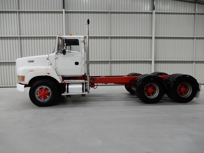 1992 FORD L8000 L8000 Truck